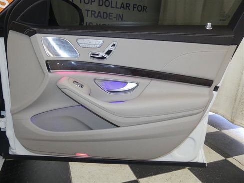 Used 2020 Mercedes-Benz S 450 Sedan image 25