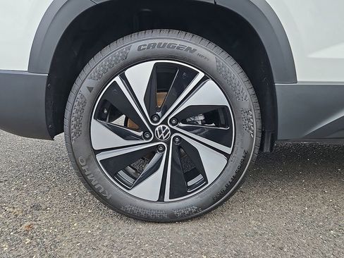 New 2026 Volkswagen Taos SE AWD/4WD image 8