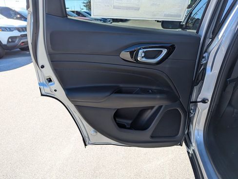 New 2026 Jeep Compass Latitude image 28