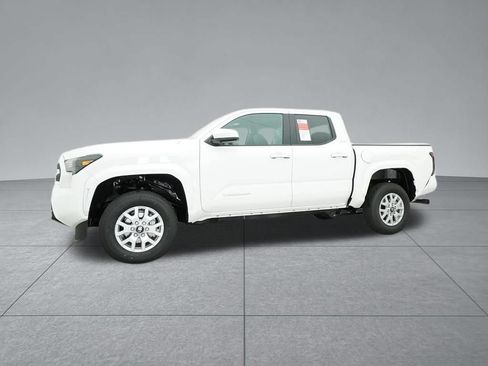 Used 2024 Toyota Tacoma SR5 AWD/4WD image 21