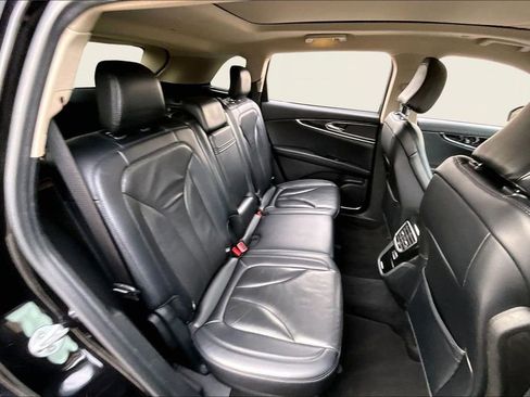 Used 2022 Lincoln Nautilus Reserve image 24