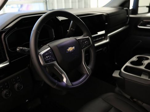 Used 2025 Chevrolet Silverado 3500 LTZ image 17