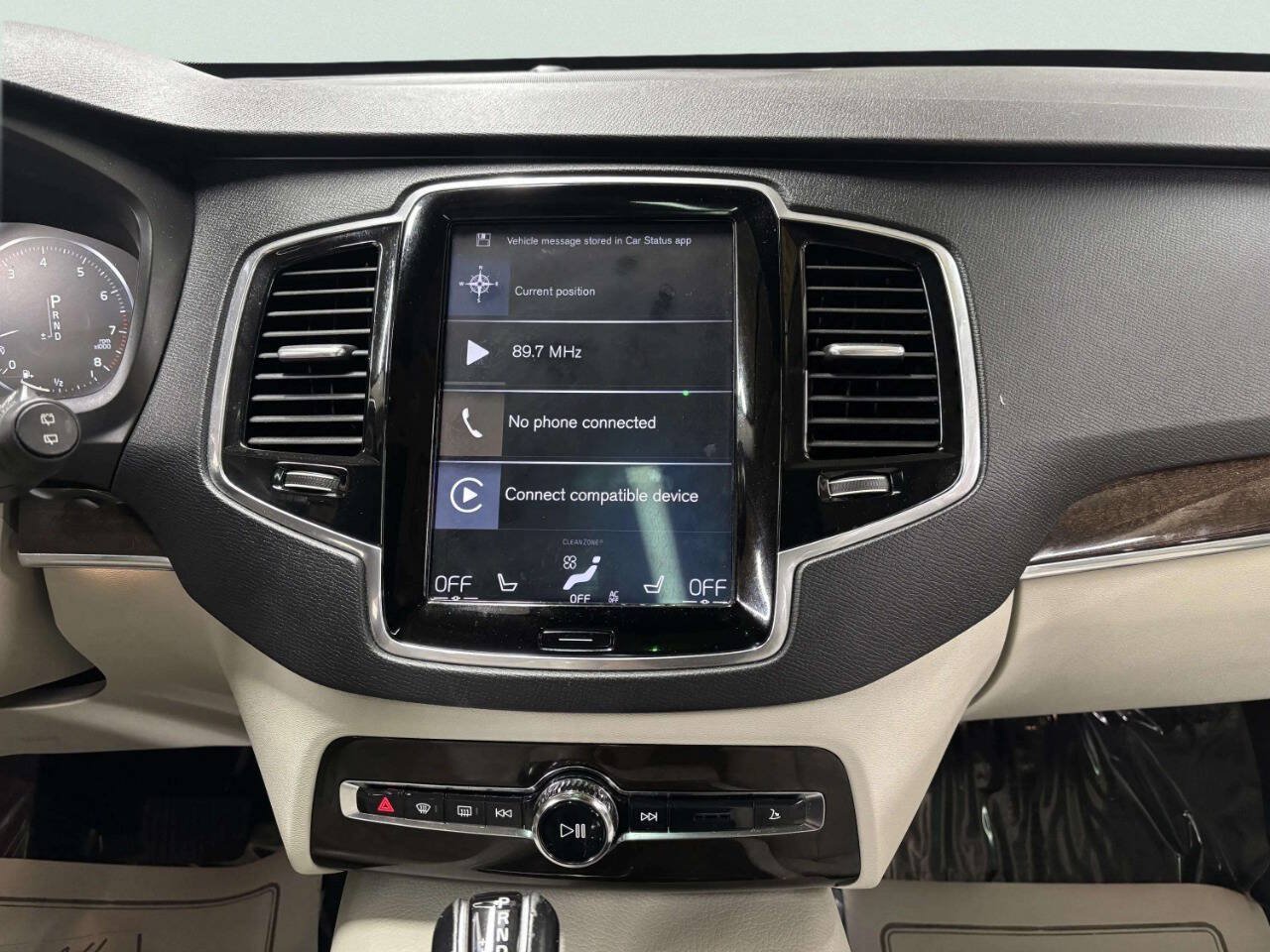 Used 2018 Volvo XC90 T5 Momentum w/ Convenience Package FWD image 31