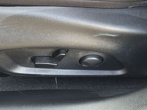 Used 2025 Jeep Compass Limited image 22