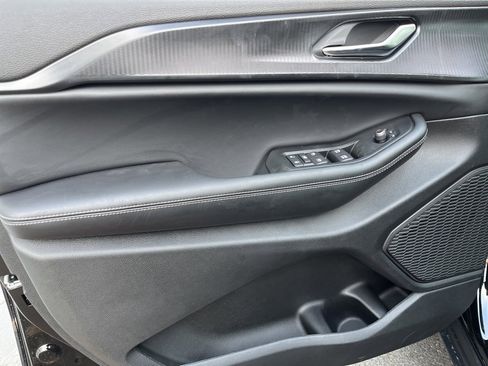 New 2025 Jeep Grand Cherokee L Altitude image 25