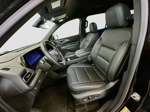 Used 2025 Chevrolet Traverse LT AWD/4WD image 13