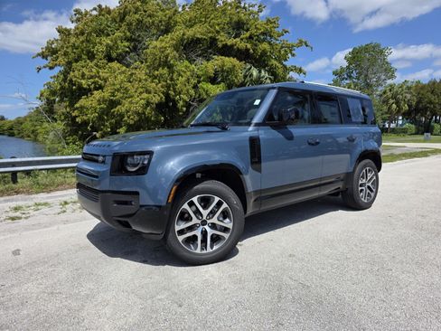 New 2026 Land Rover Defender 110 X-Dynamic SE AWD/4WD image 1