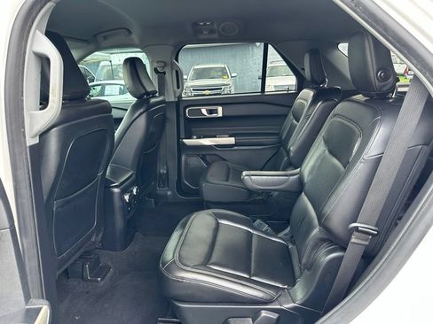 Used 2020 Ford Explorer XLT w/ Equipment Group 202A RWD image 22