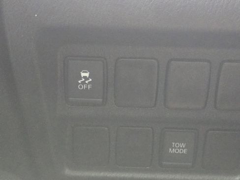 Used 2017 Nissan Pathfinder SV FWD image 18