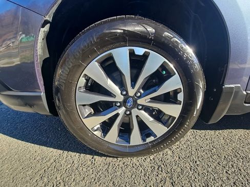 Used 2017 Subaru Outback 3.6R Limited image 18