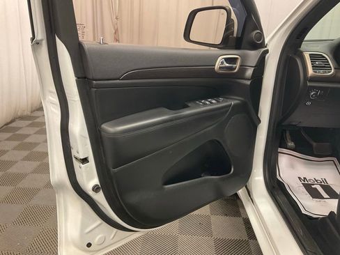 Used 2015 Jeep Grand Cherokee Altitude image 4