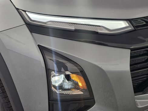 New 2026 Chevrolet Equinox RS w/ Convenience Package III FWD image 10