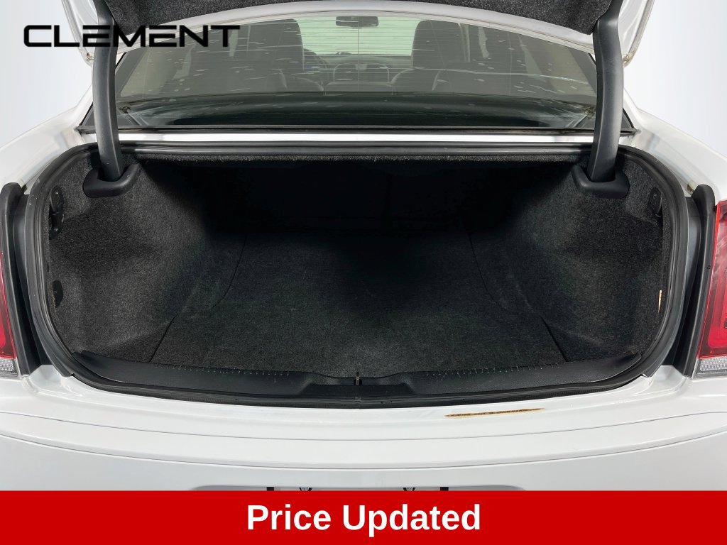 Used 2019 Chrysler 300 Touring w/ Sport Appearance Package RWD image 9