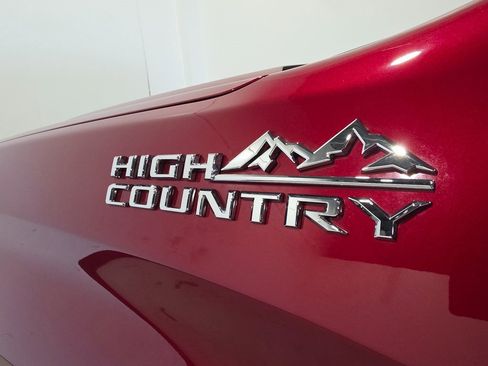 Used 2022 Chevrolet Silverado 1500 High Country w/ Z71 Off-Road Package image 31