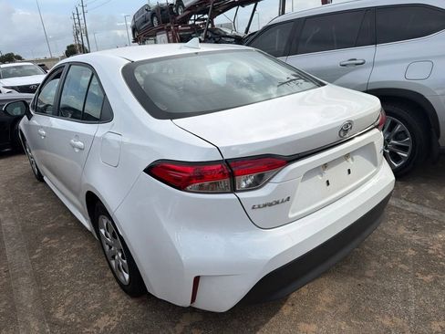 Used 2025 Toyota Corolla LE FWD image 4