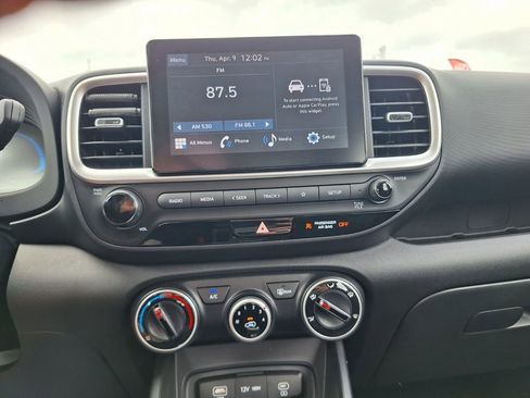 Used 2026 Hyundai Venue SE FWD image 12