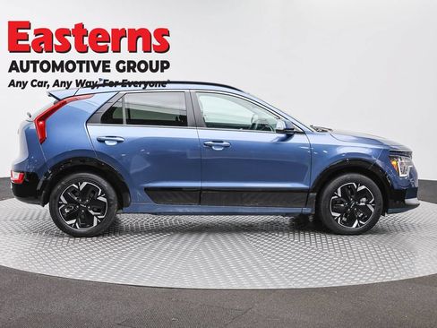 Used 2023 Kia Niro Wind w/ Wind Preserve Package FWD image 4