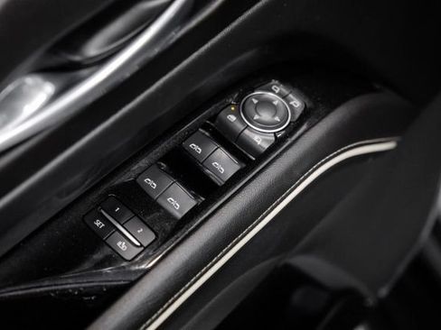 Used 2021 Cadillac Escalade ESV Premium Luxury AWD/4WD image 43