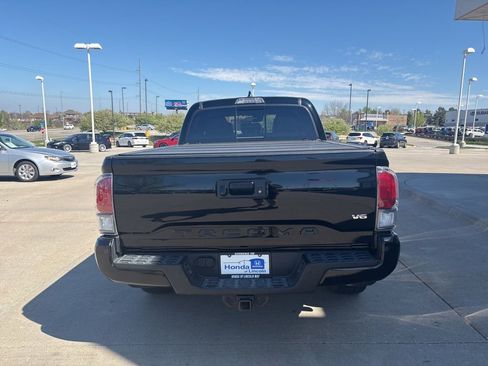 Used 2022 Toyota Tacoma TRD Sport w/ TRD Premium Sport Package image 6