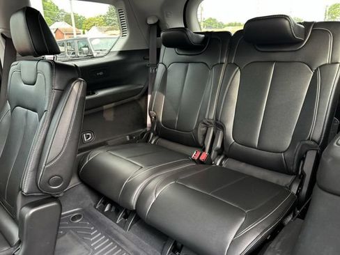 Used 2023 Jeep Grand Cherokee L Limited AWD/4WD image 24