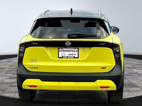 New 2026 Nissan Kicks SR FWD image 4
