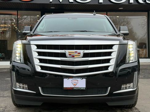 Used 2016 Cadillac Escalade Premium image 40