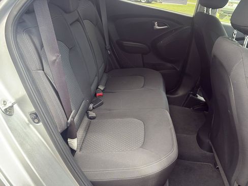Used 2013 Hyundai Tucson GL FWD image 11