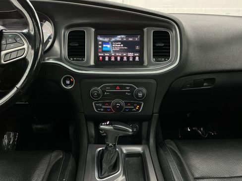 Used 2020 Dodge Charger SXT w/ Leather Interior Group RWD image 30