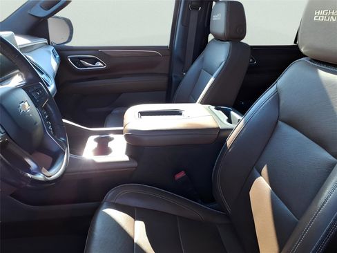 Used 2021 Chevrolet Suburban High Country w/ Premium Package image 13