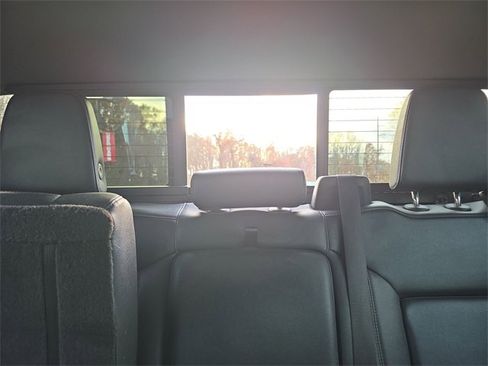 Used 2022 GMC Sierra 1500 SLT w/ SLT Convenience Package image 34