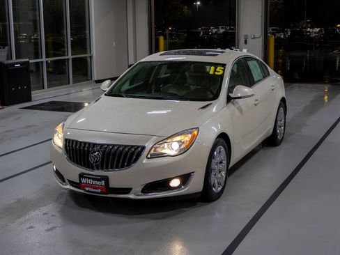 Used 2015 Buick Regal Premium w/ Experience Buick Package image 1