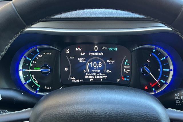 Used 2024 Chrysler Pacifica Limited FWD image 30