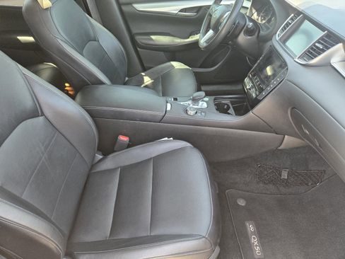 Used 2019 INFINITI QX50 Essential w/ Premium Heat Package image 6