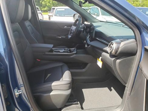 New 2027 Chevrolet Equinox LT w/ Convenience Package II FWD image 22