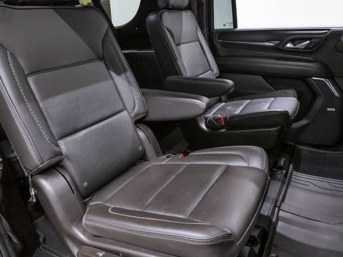 Used 2023 GMC Yukon XL Denali AWD/4WD image 13