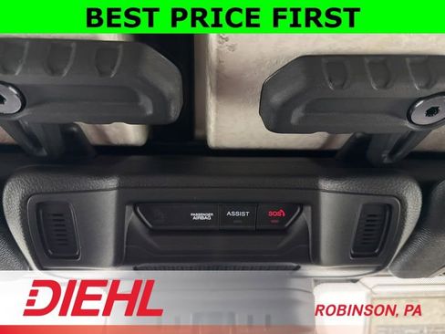 New 2026 Jeep Gladiator Sahara image 32