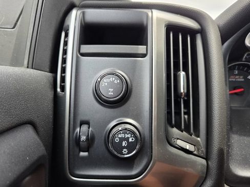 Used 2018 Chevrolet Silverado 1500 LT w/ All Star Edition AWD/4WD image 20