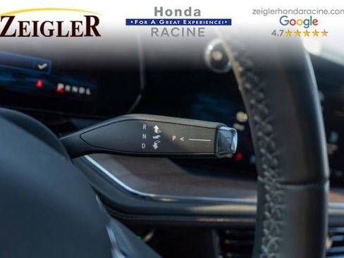 Used 2025 Chevrolet Suburban High Country image 28