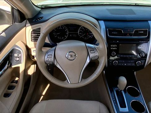 Used 2013 Nissan Altima 2.5 SV image 6