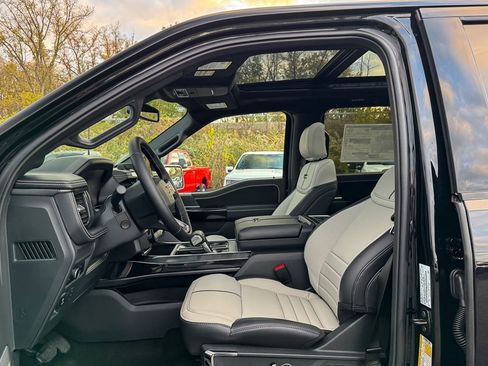 New 2025 Ford F150 Lightning Platinum image 19