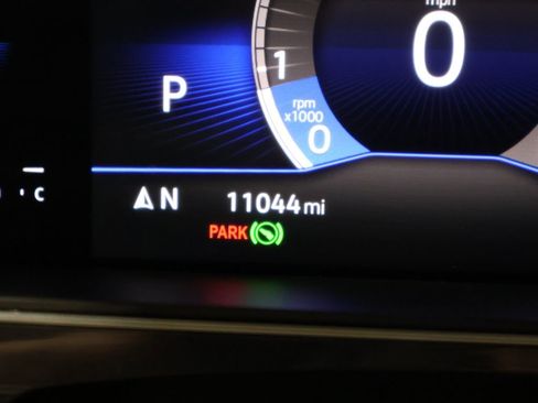 Used 2022 Volkswagen Tiguan SE image 38