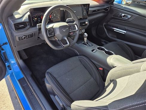 Used 2025 Ford Mustang Coupe image 12
