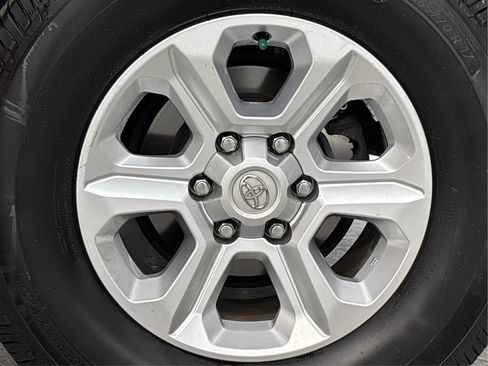 Used 2022 Toyota 4Runner SR5 image 31