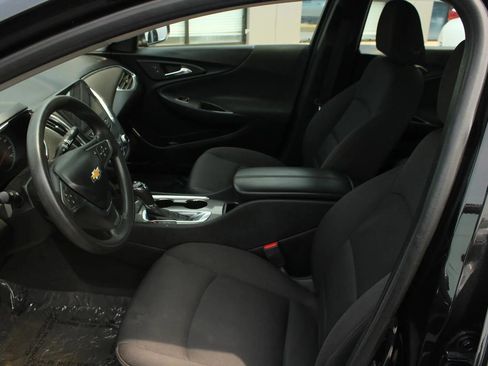 Used 2019 Chevrolet Malibu LT FWD image 11