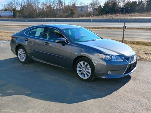 Used 2013 Lexus ES 300h image 7