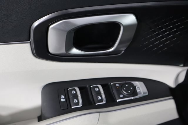 Used 2025 Kia Sorento EX FWD image 23