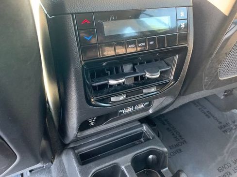 Certified 2022 Jeep Grand Cherokee L Laredo w/ Luxury Tech Group I AWD/4WD image 18