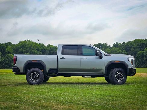 New 2026 GMC Sierra 2500 AT4X w/ Snow Plow Prep/Camper Package AWD/4WD image 2