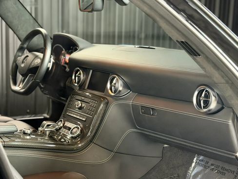 Used 2012 Mercedes-Benz SLS AMG Coupe image 28