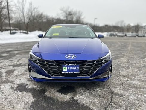 Used 2023 Hyundai Elantra Limited image 2